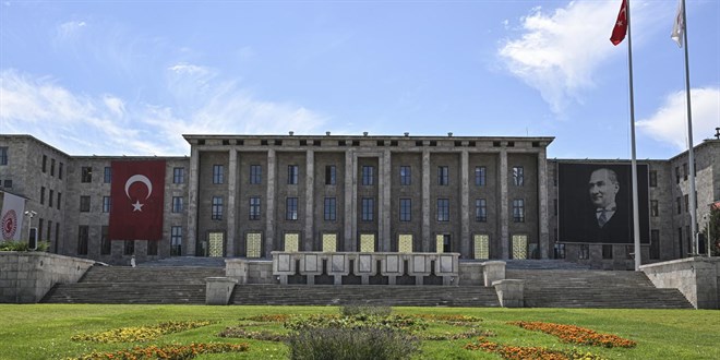 TBMM, 5 S�zle�meli bili�im personeli alacak