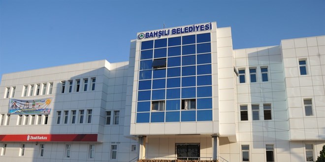 Bah��l� Belediyesi 1 Memur Alacak